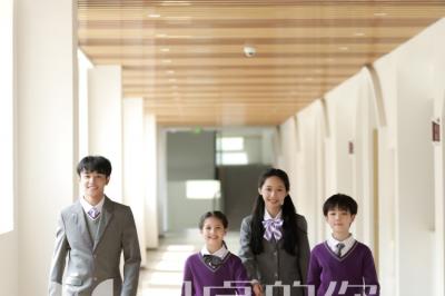 江蘇十大校服品牌哪家好，就選擇圣瀾服飾校服定制廠家